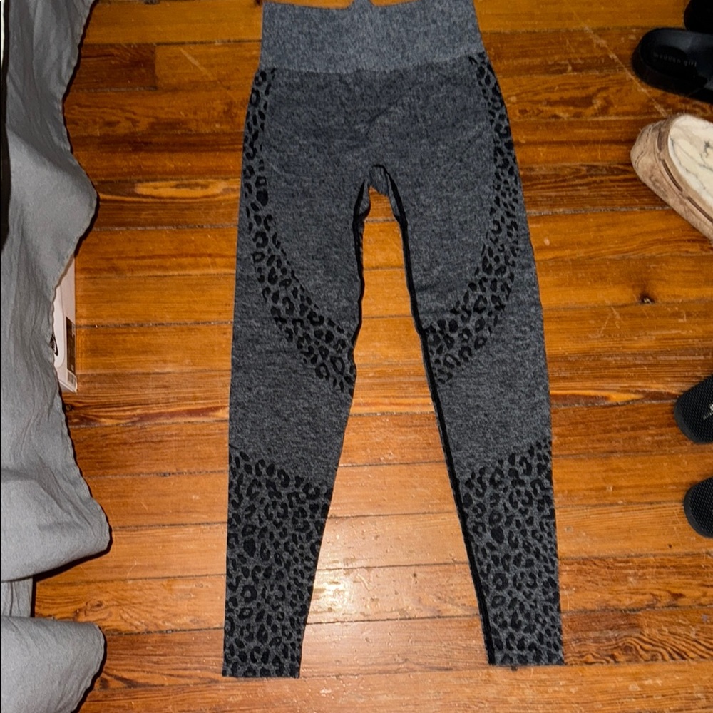PINK Victoria's Secret Gray Leopard Leggings